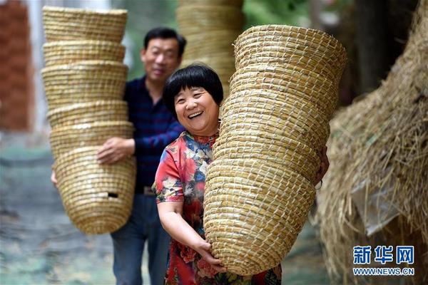 (新华全媒头条·图文互动)(12)伟大旗帜引领历史巨变——习近平新时代中国特色社会主义思想指引“十三五”经济社会发展述评